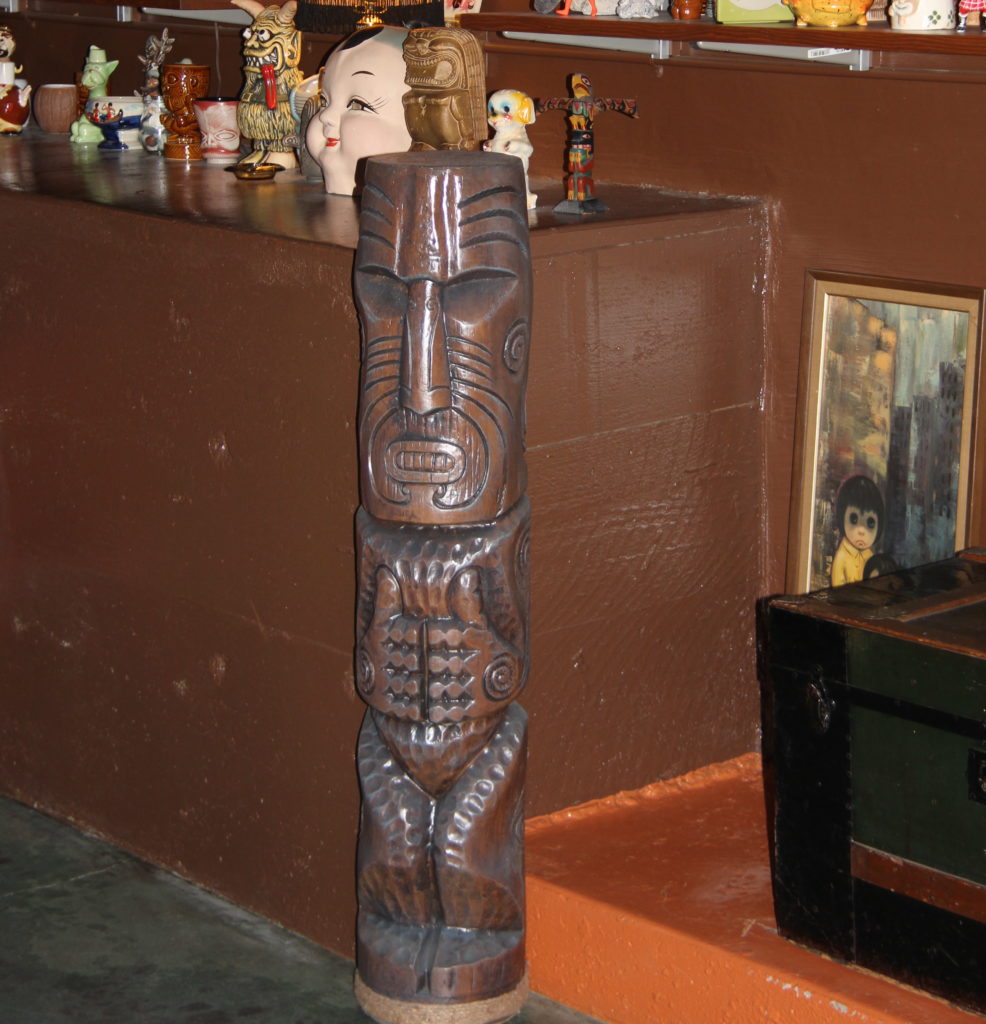 Tiki Diablo statue