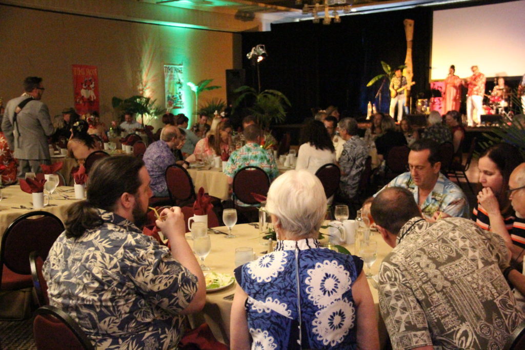 Lushy playing the Tiki Kon Banquet