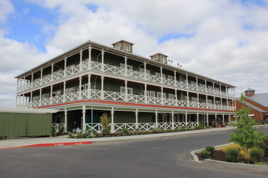 McMenamins Kalama Harbor Lodge