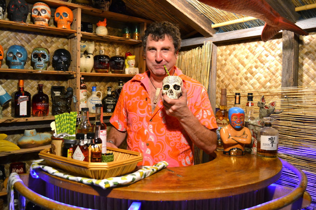 Sneaki Tiki Bar