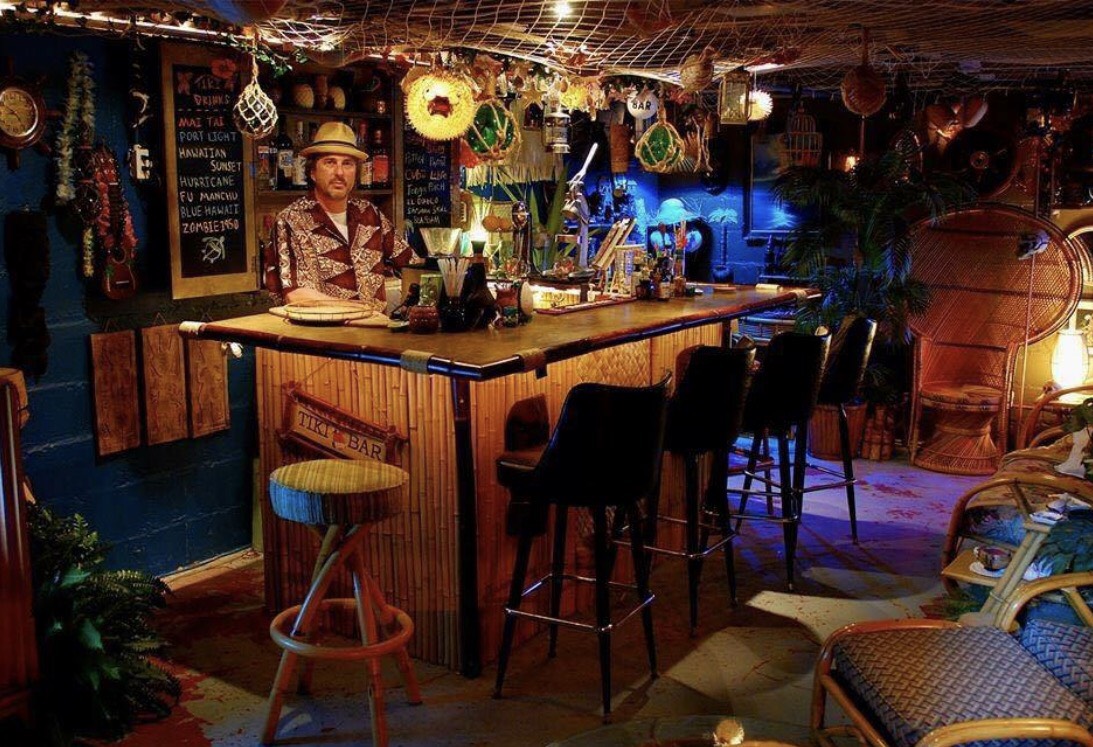 Mai Tiki Bar.